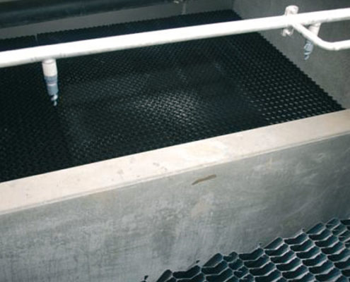 HydroSeparator lamella module, trickle filter (behind) and cleaning system