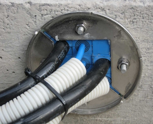 Professional workmanship demonstrated here by gastight und watertight cabling penetration.